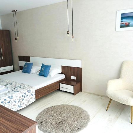 Family Hotel Regata Pomorie Buitenkant foto