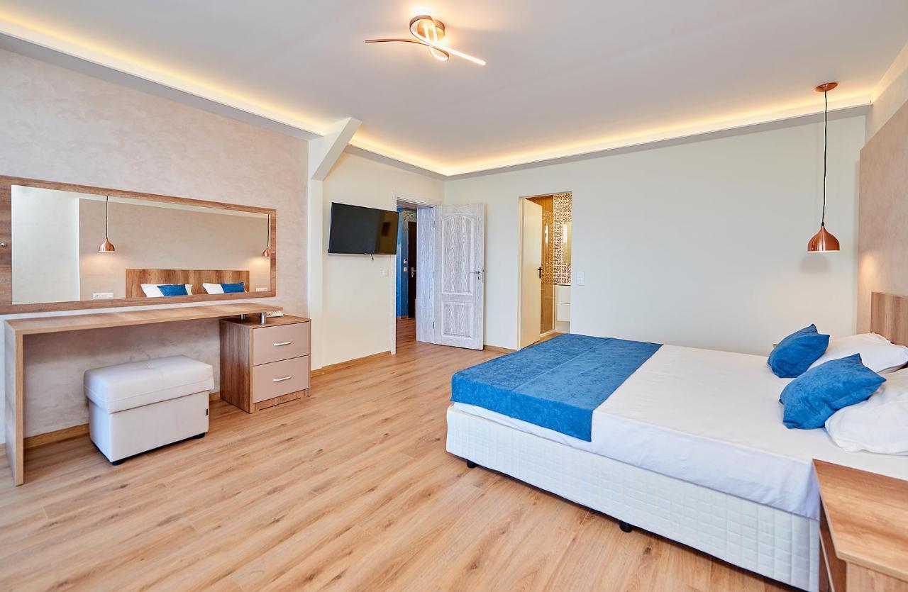 Family Hotel Regata Pomorie Buitenkant foto