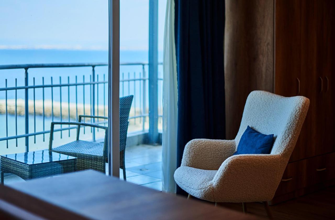 Family Hotel Regata Pomorie Buitenkant foto